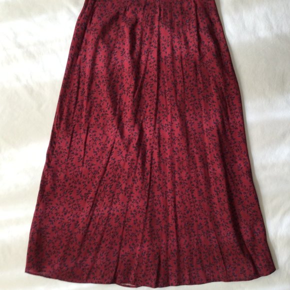 Bridgewater Classics Dresses & Skirts - Bridgewater Classics - Burgundy skirt with blue foliage design